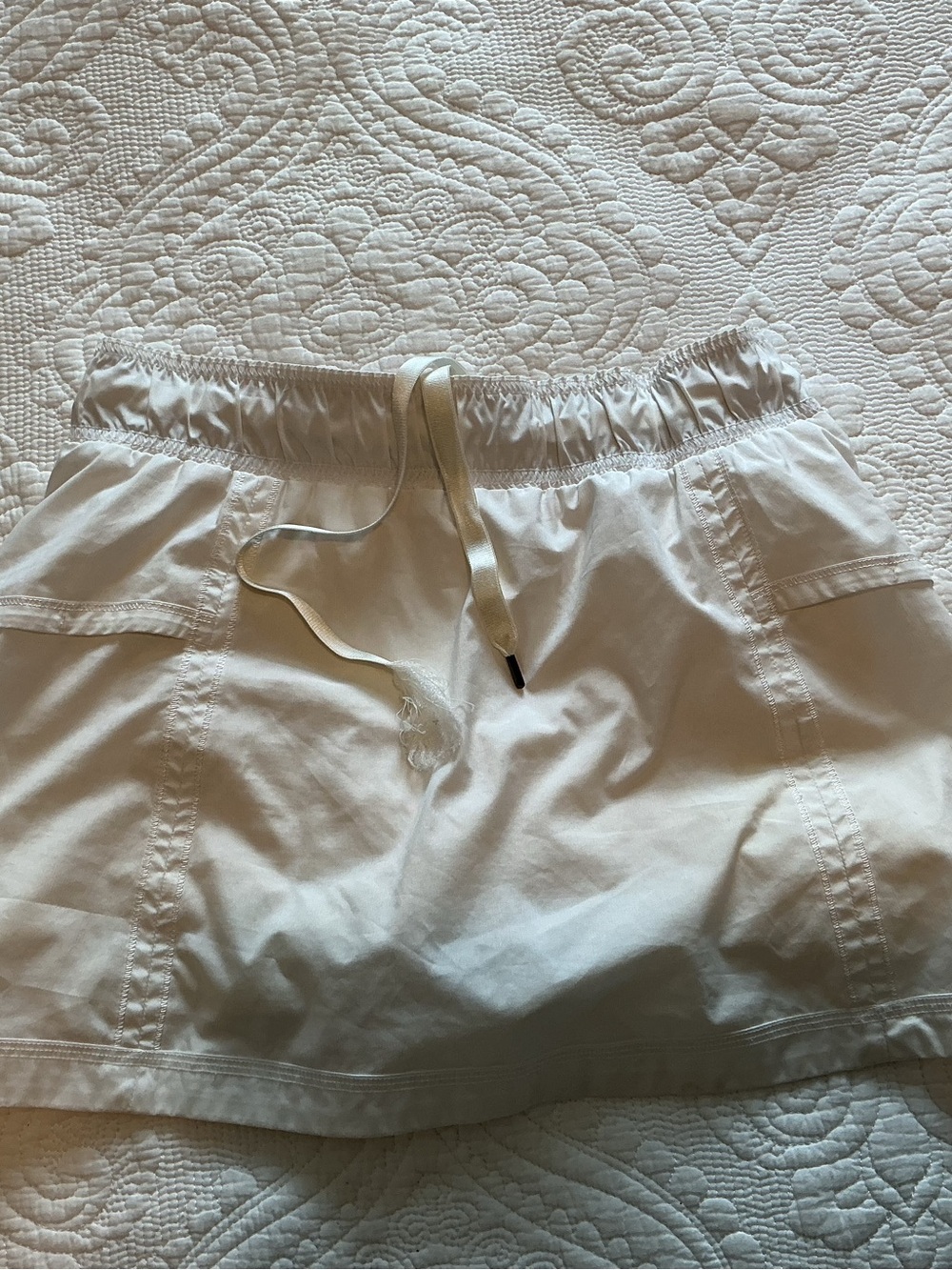 lululemon athletica white drawstring athletic skirt